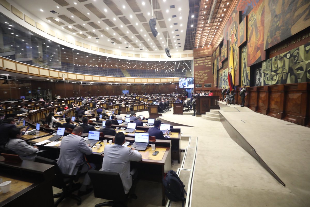 📍#Sesión011 | Hoy en el Pleno:
🎖 Homenaje póstumo a Luis Eduardo Miño Naranjo y condecoración al dúo Hermanos Miño Naranjo por su aporte cultural.
📑 Presentamos aportes técnicos a la #LeyDeIntegridadPública.
#ManuelChoroDuchiAsambleísta #AsambleaNacional #Pachakutik #Cañar