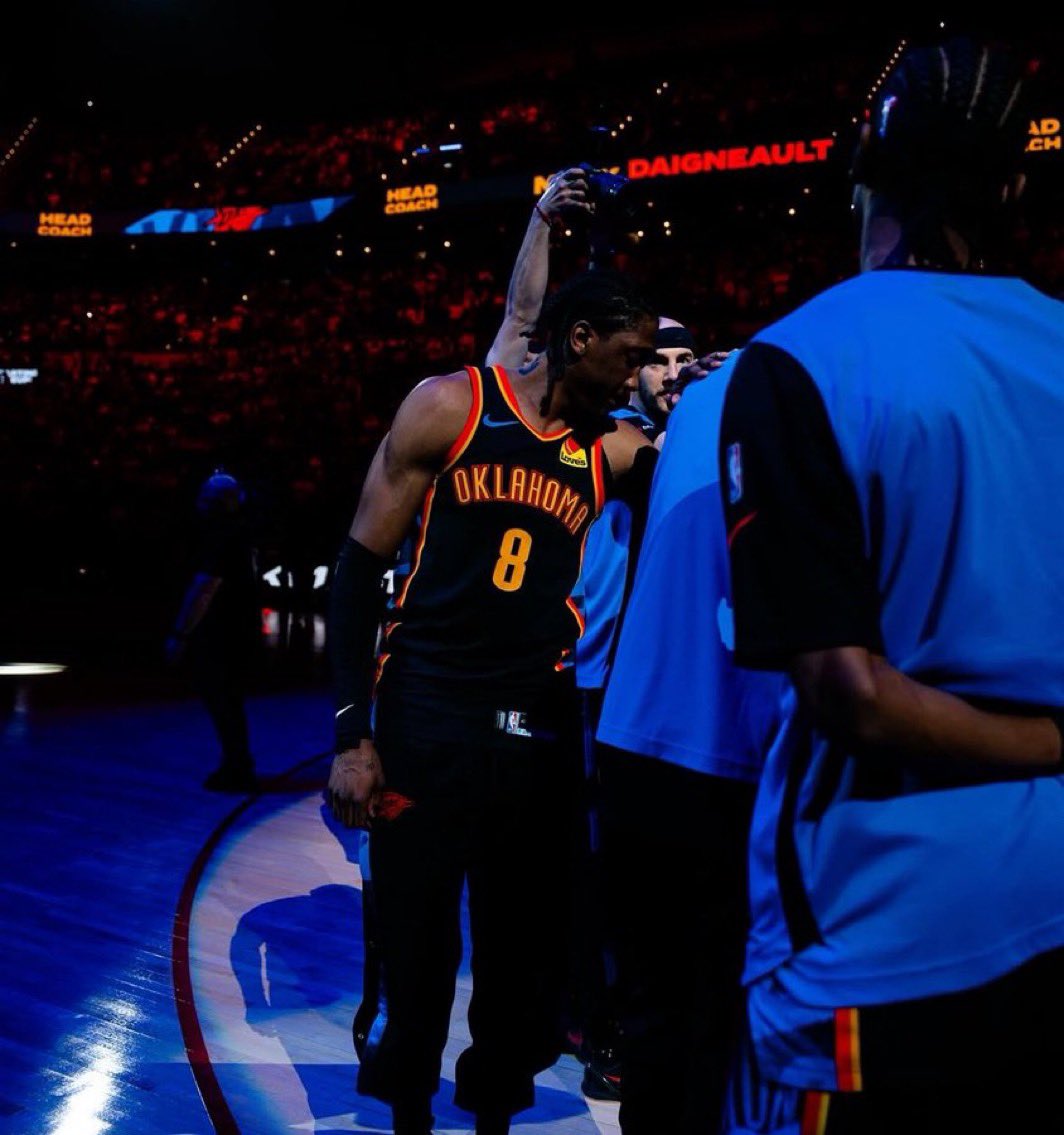 JALEN WILLIAMS TONIGHT

40 PTS
6 REB
4 AST
1 STL
66% TS

LEGACY GAME ⚡️