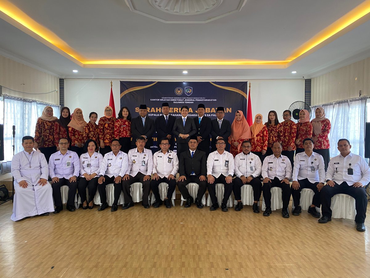 palu_rutan's tweet photo. Tongkat Estafet Kepemimpinan Rutan Palu Resmi Berpindah, ke Bapak Fani Andhika menggantikan bapak Yansen
https://t.co/L6n3ojXuJz
HUMAS RUTAN PALU   
#kemenimipas 
#pemasyarakatan 
#guardandguide 
#humasimipas 
#infoimipas https://t.co/kjr6MCtiOc