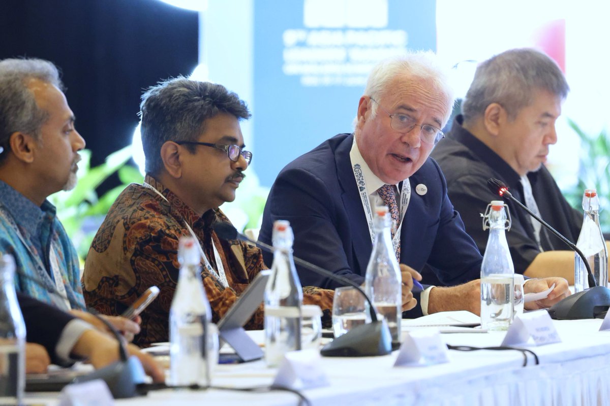 Asia Pacific Leaders Malaria Alliance (@aplma_malaria) on Twitter photo Day 2 of #MalariaLeaders2025 is underway! This morning, <a href="/RD_WPRO/">Dr Saia Ma'u Piukala</a> from <a href="/WHOWPRO/">World Health Organization (WHO) Western Pacific</a> & <a href="/PeterASands/">Peter Sands</a> from the <a href="/GlobalFund/">The Global Fund</a> opened the session with powerful remarks on the importance of leadership commitment and sustainable financing to #EndMalaria.
Stay tuned for more. <a href="/KemenkesRI/">Kementerian Kesehatan RI</a> Day 2 of #MalariaLeaders2025 is underway! This morning, <a href="/RD_WPRO/">Dr Saia Ma'u Piukala</a> from <a href="/WHOWPRO/">World Health Organization (WHO) Western Pacific</a> & <a href="/PeterASands/">Peter Sands</a> from the <a href="/GlobalFund/">The Global Fund</a> opened the session with powerful remarks on the importance of leadership commitment and sustainable financing to #EndMalaria.
Stay tuned for more. <a href="/KemenkesRI/">Kementerian Kesehatan RI</a>