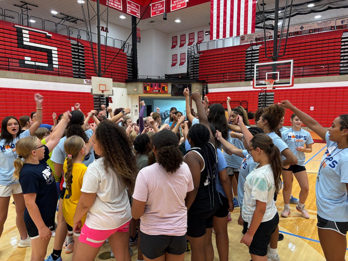 Hoops4HopeCamp's tweet photo. Day One was a great day! Thanks to Coach Stephanie Roach and Katlyn Gilbert @_sheh00ps for joining us today! https://t.co/6B65r6Ord5