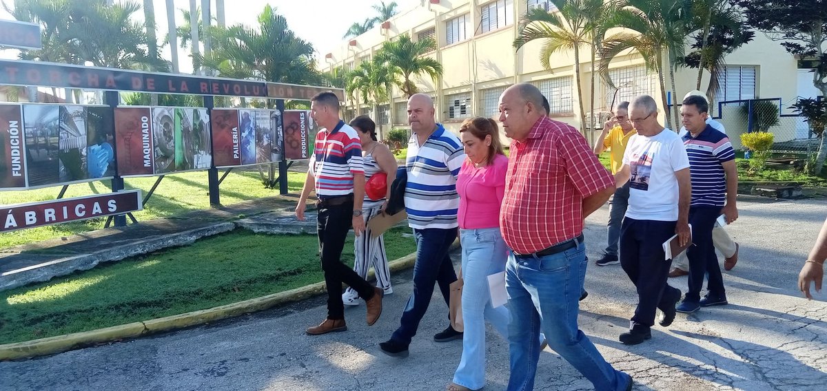 Susely Morfa González (@suselymorfag) on Twitter photo Como parte del proceso de recepción del cargo como primera secretaria del <a href="/PartidoPCC/">Partido Comunista de Cuba</a> en #VillaClara realizamos un recorrido a once centros y organismos del municipio Santa Clara, conocimos los resultados y también los problemas y potencialidades para seguir avanzando. Como parte del proceso de recepción del cargo como primera secretaria del <a href="/PartidoPCC/">Partido Comunista de Cuba</a> en #VillaClara realizamos un recorrido a once centros y organismos del municipio Santa Clara, conocimos los resultados y también los problemas y potencialidades para seguir avanzando.