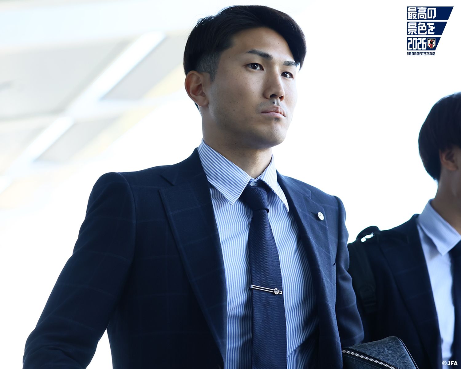 不二周助　日本代表スーツ ダンヒル』が日本代表公式スーツ「SAMURAI BLUE COLLECTION」を