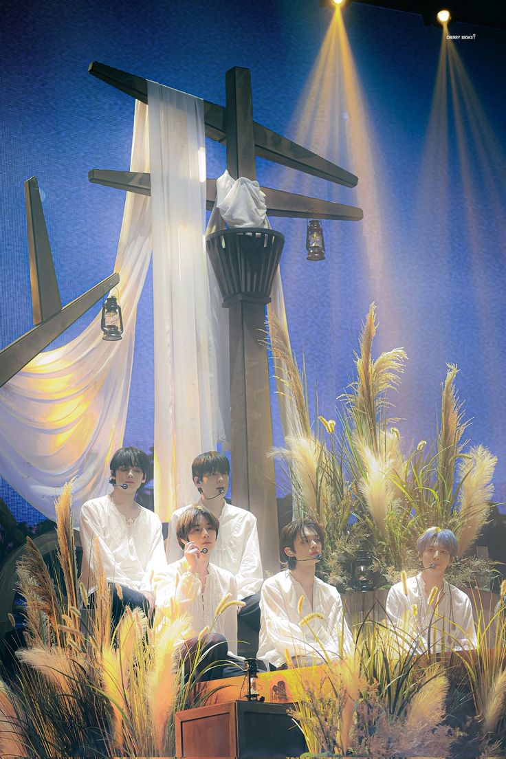 oongnyangzzn's tweet photo. I need to experience a TXT tour once in my lifetime because what do you mean I'm missing out on this.... https://t.co/D8Q8Ldng65