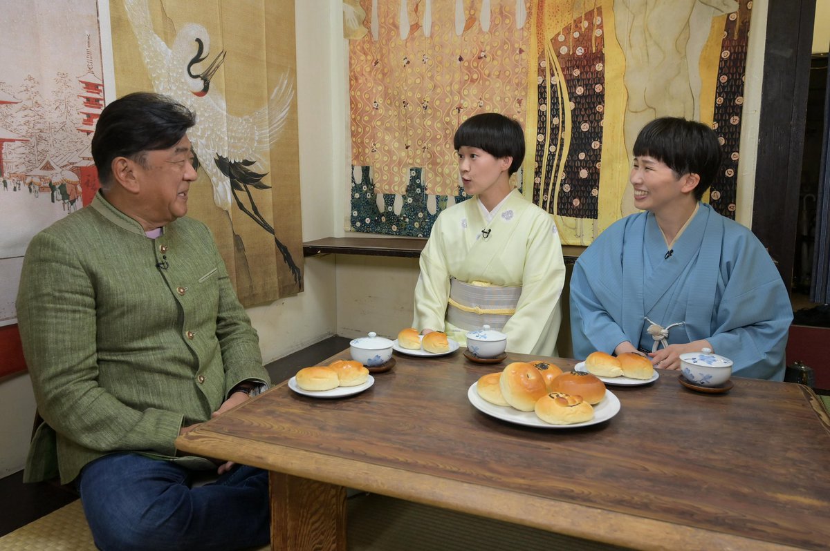 ichihana_s's tweet photo. NHK特番『よせによせ』収録行って参りました！！桂二葉姉さんと。楽屋トークゲストはなんと世界的指揮者の佐渡裕さんです。
7月13日(土)5時20分〜50分放送予定
観てください〜！！！https://t.co/dxKlZs2OGq https://t.co/QOxiFOeFtg