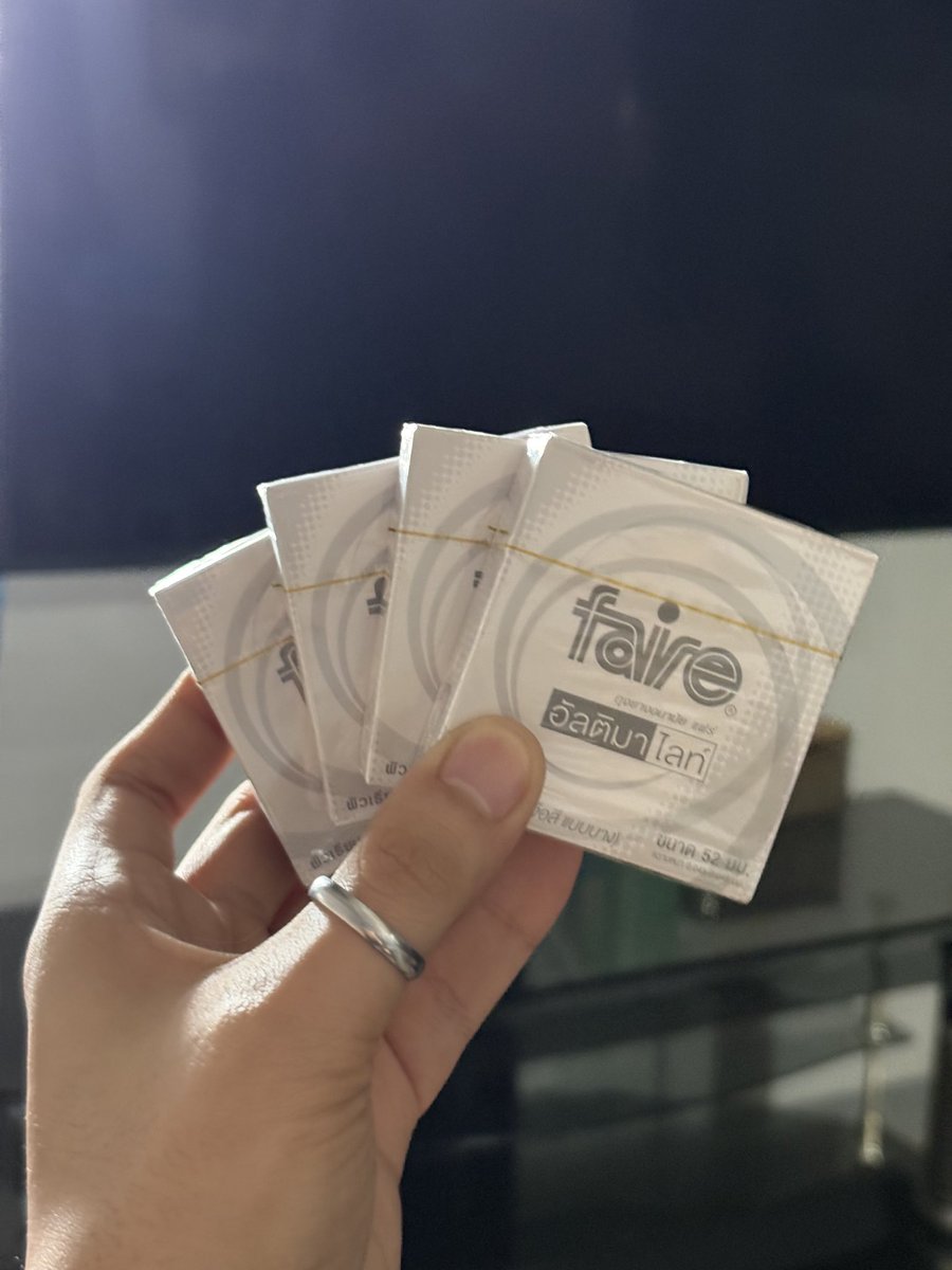 Saw an oomf recommend this brand so I ordered some. I forgot kung kanino ko 'to nabasa. Lol. Sana maganda 'to gamitin. 🫣