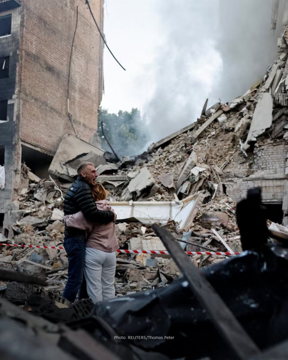 June 17, 2025. Kyiv.
Consequences of Russia’s overnight attack. Other cities were targeted too. There are killed and injured.

The only way to stop Russia is tighter pressure – through sanctions, more defense support for Ukraine, and limiting Russia’s ability to keep sowing war.