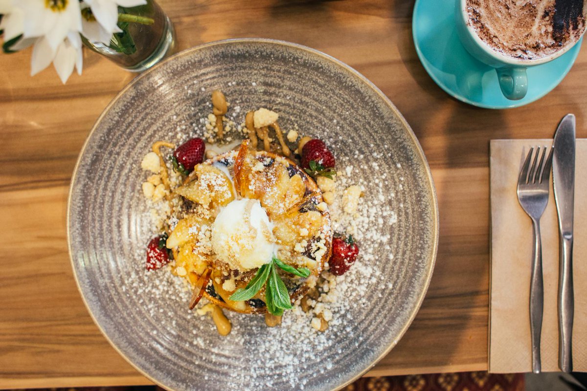 Dylan3990274685's tweet image. Just whipped up a batch of lilac syrup!��Sweet, floral, and perfect for cocktails or desserts. Pro tip: steep petals longer for bolder flavor. Who else is hooked on flower syrups?��#FlowerSyrup #DIYCooking #FloralFlavors