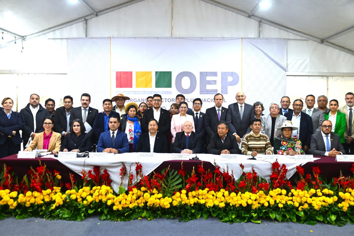 Proceso electoral pactado para exclusión e impunidad, es fraude, <a href="/TSEBolivia/">TSE Bolivia</a>.
Están cometiendo delito electoral, todos los de la foto, todos los de la "papeleta"...