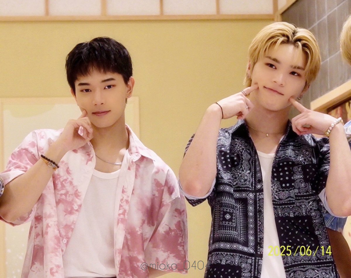 mioko_0404's tweet photo. CMDM 
Live In Japan 2025 
-street 5%-

2025/06/14
J-STAGE

PHOTOTIME📸
귀여운 두사람💚💛

#커맨더맨 #CMDM #シーエムディーエム
#채희주 #ChaeHeeJu #チェヒジュ
#노율 #LeeNoYul #イノユル https://t.co/SLQ5E3VeC3
