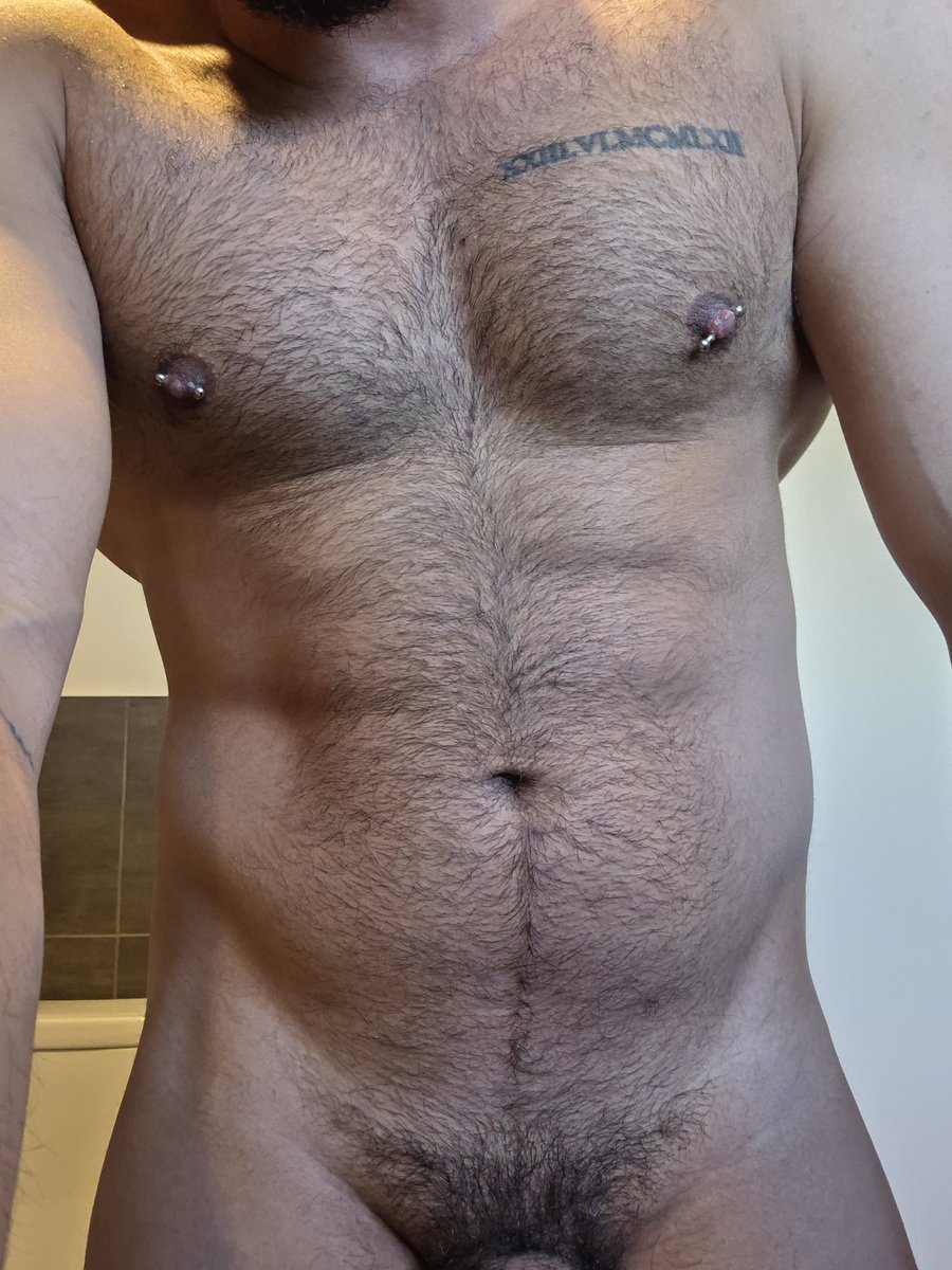 galatinonz's tweet photo. 😛

#muscles #hairychest #musclegay #gay #flex #abs #thickboy #nipples https://t.co/gW6bIwyj7r