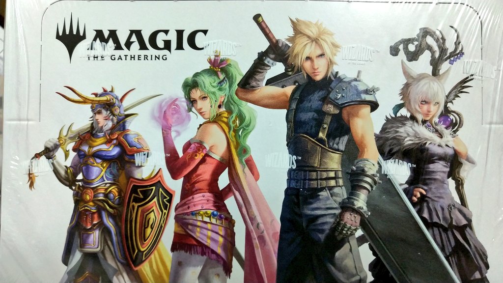 Elmira_FF14's tweet image. (プレイヤーの発言)
正規の価格で入手できたプレイブースターのボックスと、特典のプロモカードをパシャリ。
LAWSONのクリアファイルも貰ってきたので、ひとまず落ち着こう。
パック開封も楽しみだけど、仕舞うためのバインダーやカード保護のスリーブも用意しなくちゃ…