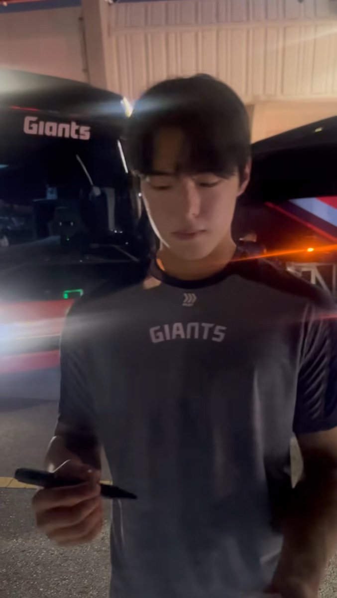 zltpcmrnfl's tweet photo. 와앀ㅋㅋ 진짜 한태양은 ㄹㅈㄷ다............무슨 야선이 이래생김 https://t.co/XefMpZtgzc
