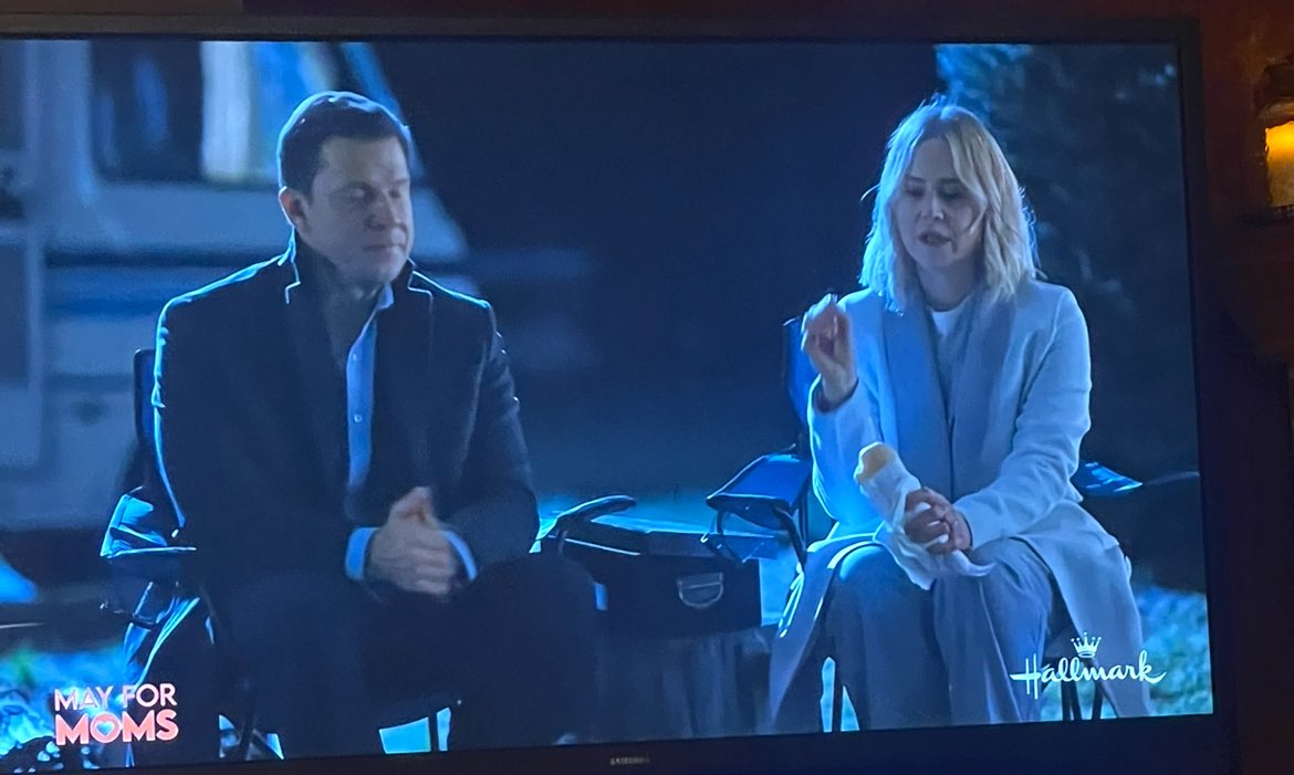 Happy O’Toole Tuesday  #POstables #ShOliver attempting to grin and bear it or in Shane’s case grimace and bear it. 😂 #SignedSealedDelivered <a href="/hallmarkchannel/">Hallmark Channel</a>