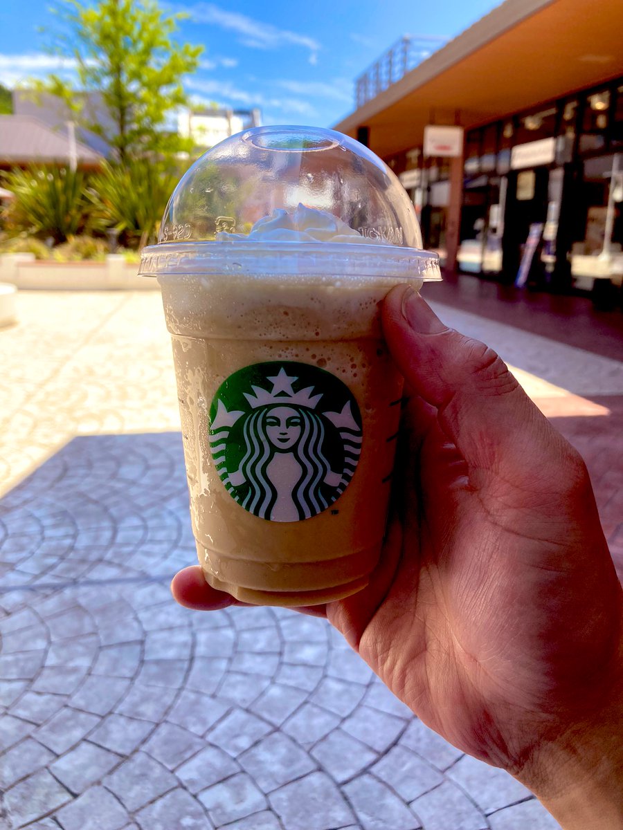 今日はスタバの新作先行販売の
「アールグレイ ブーケ ＆ ティー フラペチーノ」飲んでみました(≧▽≦)
このプラぺシリーズはいちごの次に好きになりそうだ(❁´ω`❁)
アールグレイ ブーケ ＆ ティー フラペチーノは、紅茶とハーブ、柑橘、はちみつが見事に融合した、大人のための癒しフラペチーノ