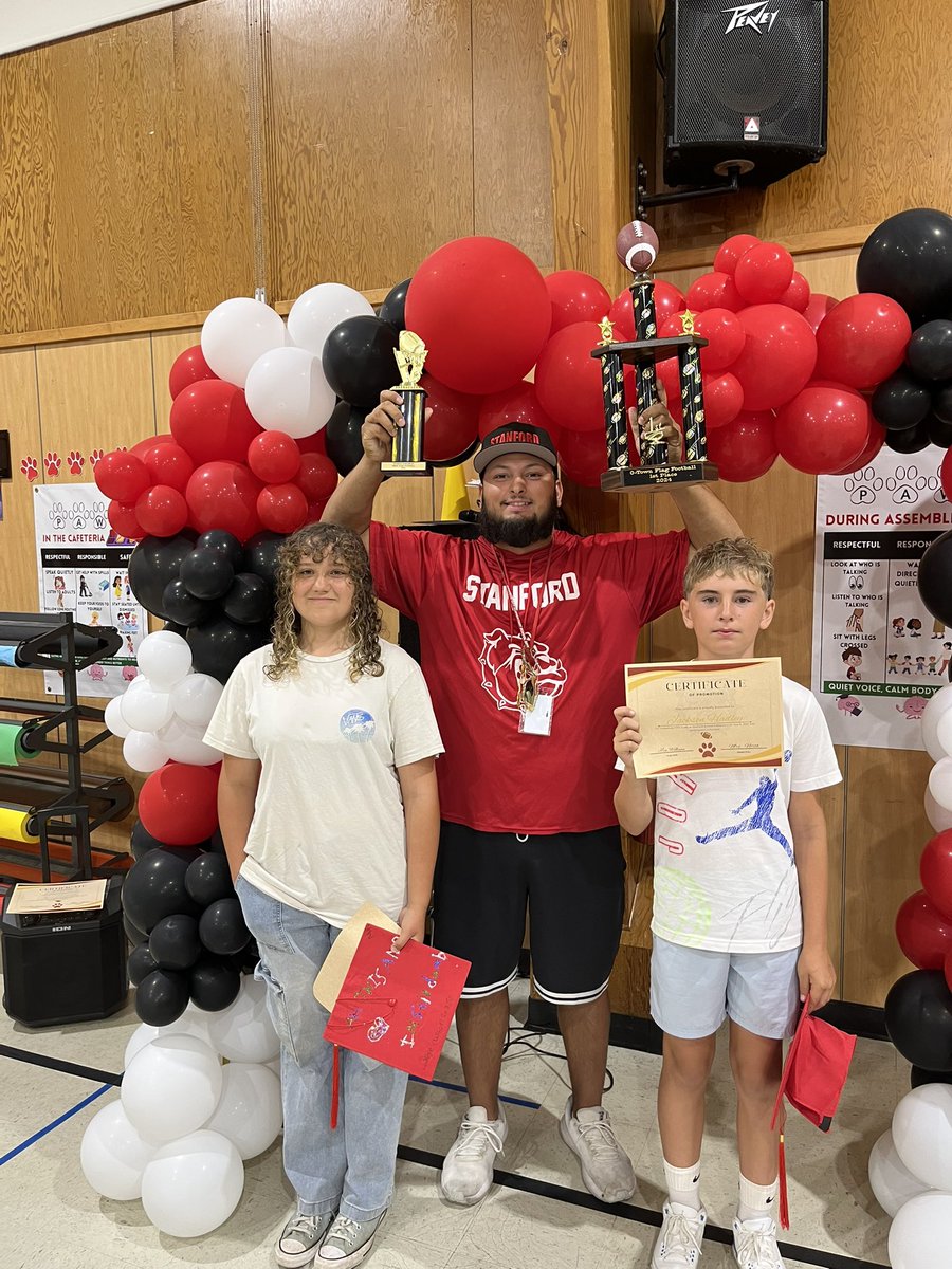 CoachMunoz99's tweet photo. 5th Grade Graduation‼️ such a great year for these kids, not only they Graduated but our school brought sports back and these 2 were my only 2 5th graders on the team of mostly a 4th grade team! They set the foundation and became champions in year 1! Beyond proud, GO DAWGS ❤️🖤 https://t.co/hz0SzoFQbU