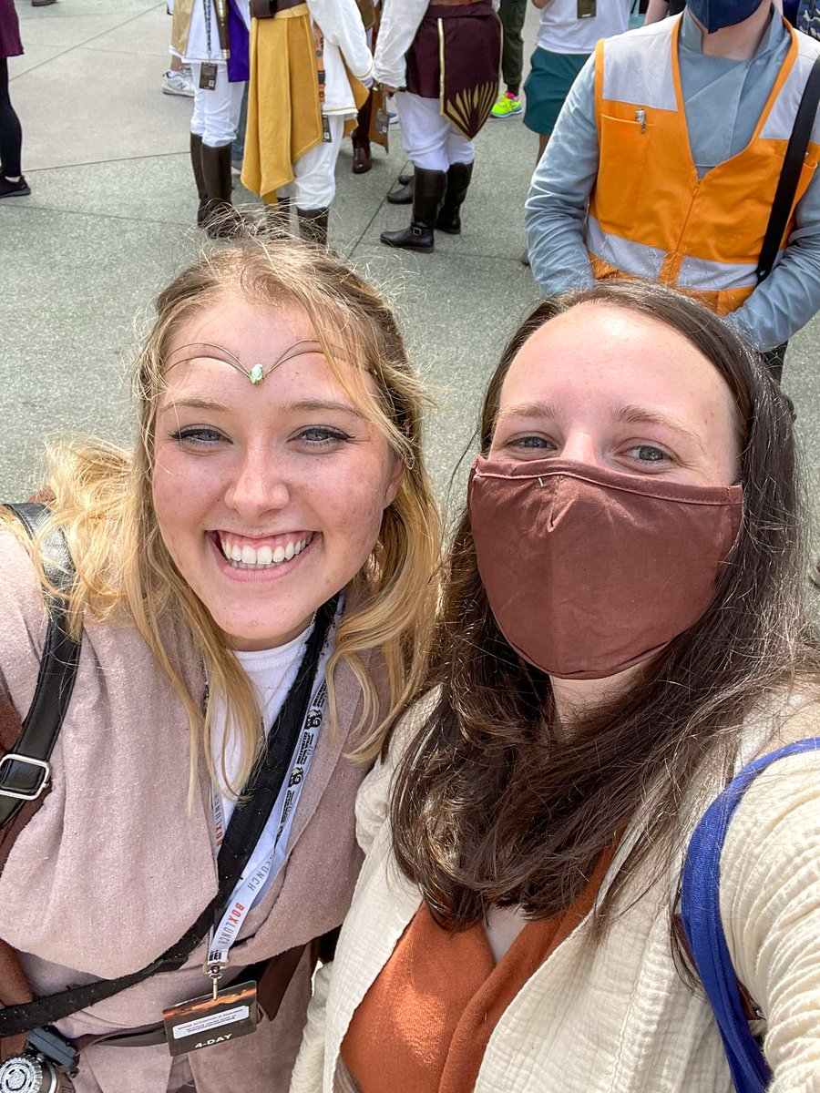 maggie ⚫️〰️⚫️ tweet media