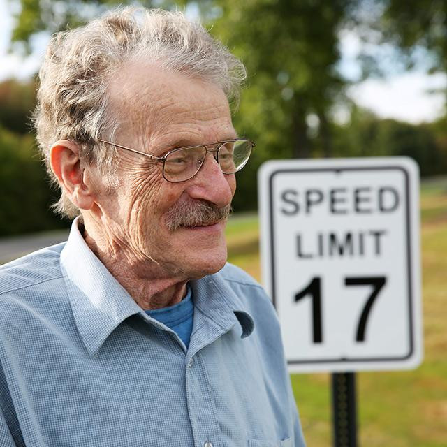 "Remembering Kelly" recounts two stories I heard from David C. Kelly, who unfortunately passed away last week. mathenchant.wordpress.com/2025/06/17/rem…