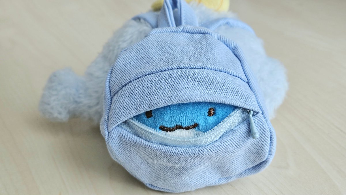 뜰님 가방이 왜 그렇게
빵빵해요

                                               헐