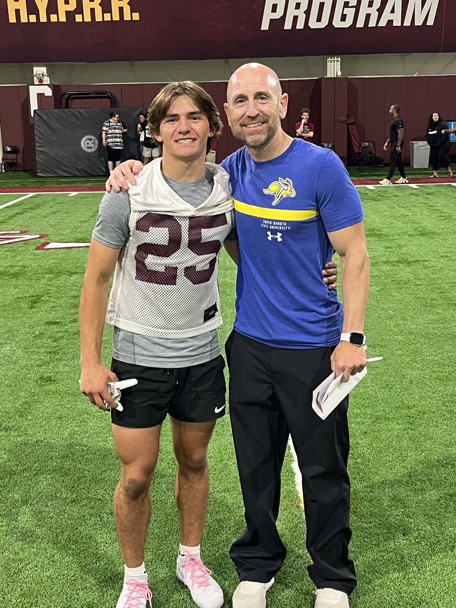 GavinCasey24's tweet image. Thank you so much @GopherFootball for such an amazing camp! It was a pleasure meeting and talking to you all! 
@Coach_Bergy @Coach_DCollins @CoachNJ_Monroe @CoachWillJ1
