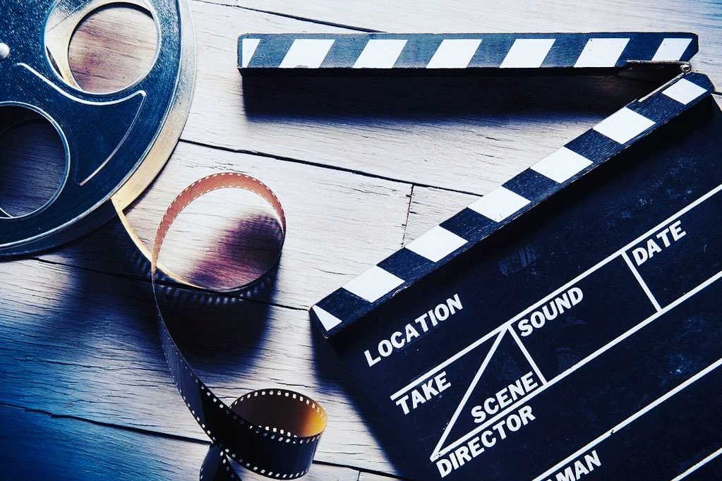 This Evening We Were Invited Out To A Top Secret Film Set That Just So Happens To Be One Of Our Favourite Shows To Watch On Netflix.. And Although We Can’t Say The Exact Name.. It May Or May Not Rhyme With Sturgeon Quiver 😜

#vancouverfoodtruck #vancitybuzz