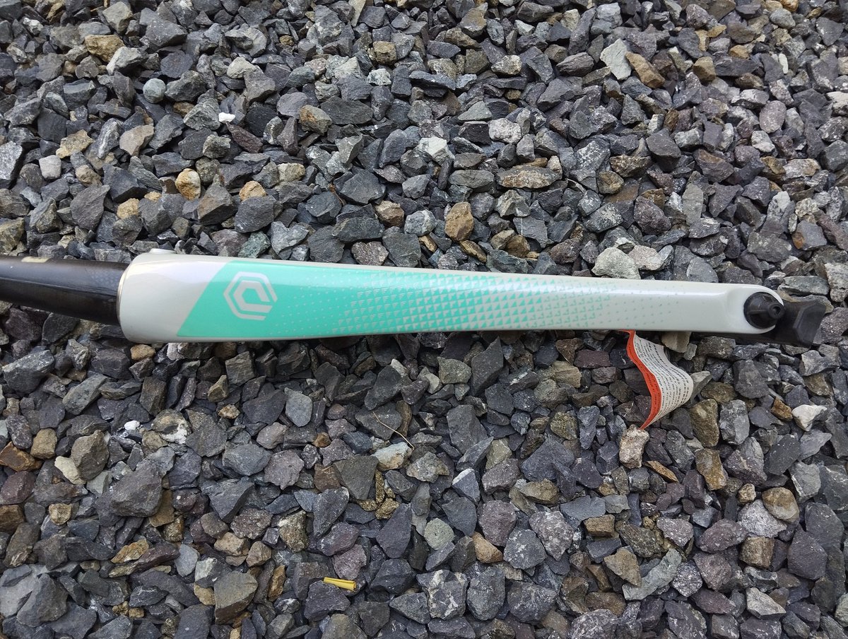 donnyAD_'s tweet photo. wts fork polygon strattos s5 rim brake
barang baru masih mulus, steertube panjang
open : 1,35 jt (negotiable)
#fnfjb #frbjb https://t.co/cSLl3dJ59Y