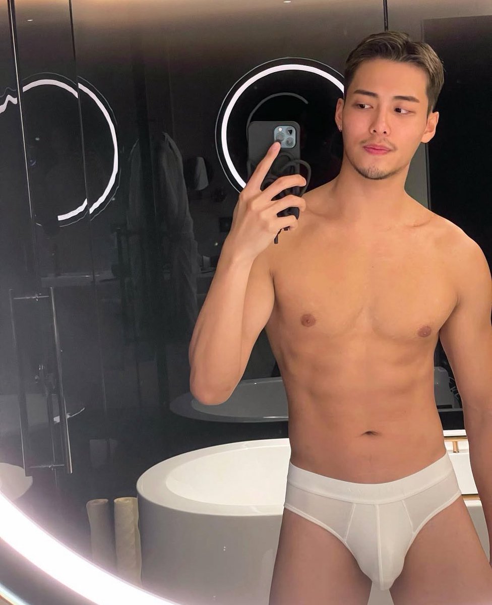 每次都在客人飯店的浴室自拍😂
再次提醒預約不要從這邊傳訊息喔
我沒在看
台中舒壓按摩預約了解
請加官方line:「@995ueysb 」