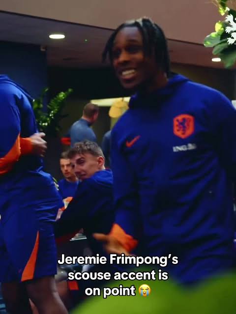 The_RedsIndo's tweet photo. transfer window terkocak. pemainnya pada ngumumin dirinya sendiri bjir😭😭😭 https://t.co/Rsag2p0Mx6