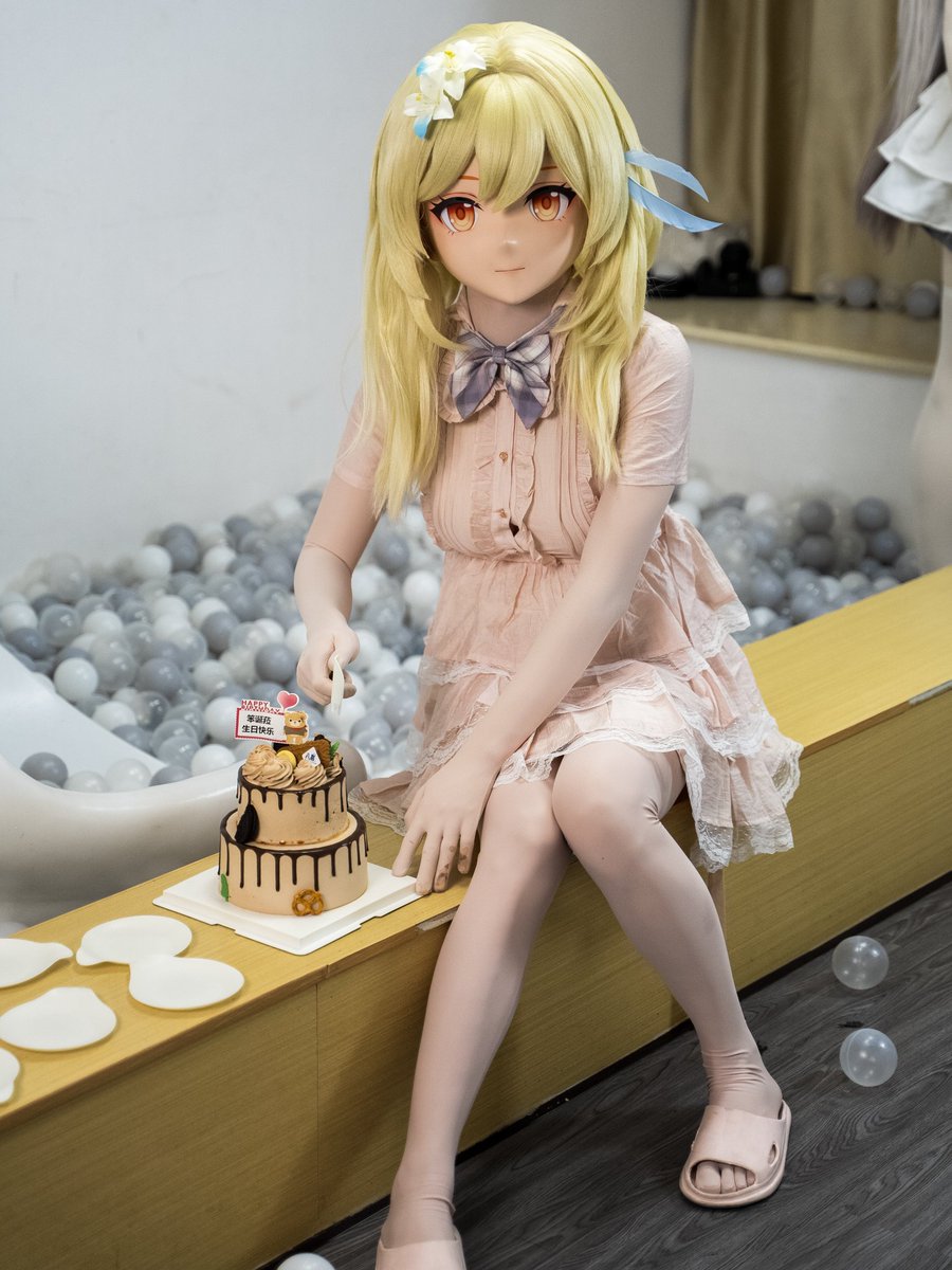 烽火戏诸侯，三一变黄毛
📷:<a href="/QUQU_kigg/">咖啡☕屈</a>