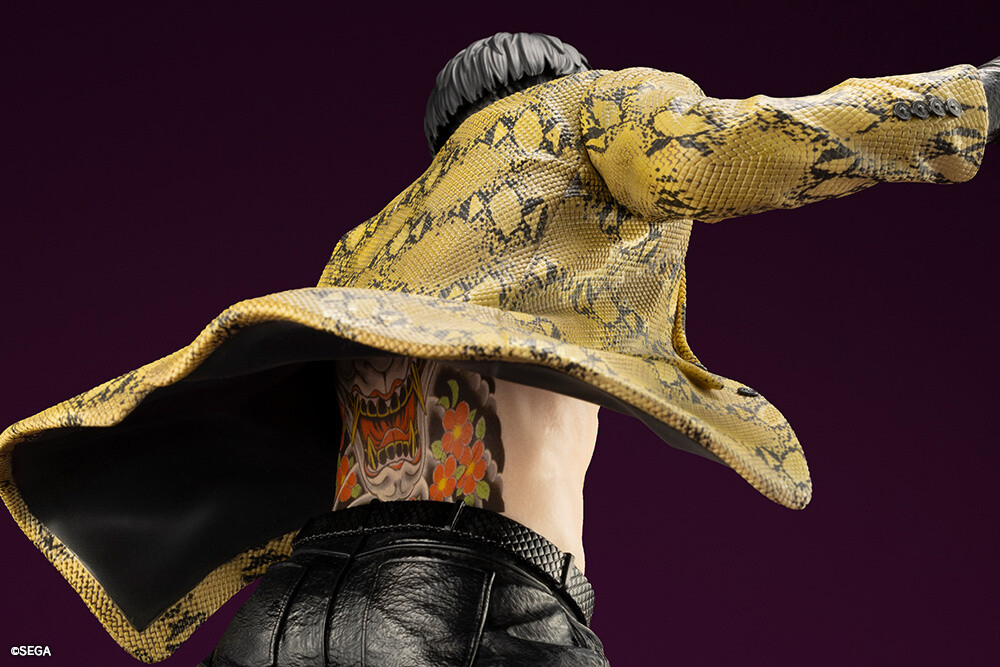 TokyoOtakuMode's tweet photo. You asked for Majima, and now you've got him! Add Goro Majima next to Kiryu's 1/6 scale figure in your #LikeaDragon collection! https://t.co/9B5FomL8EF