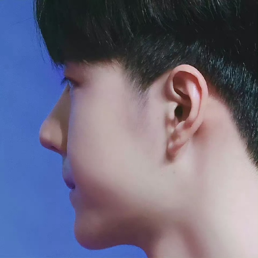 정말 너무 사랑스러운 볼따구  🥹💚

m.weibo.cn/detail/5178385…
夏天也可以穿马甲