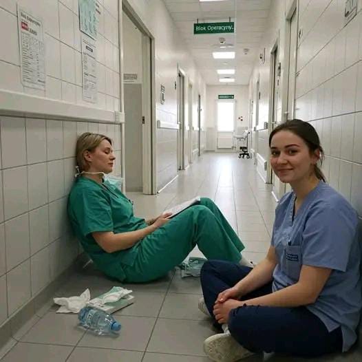 We just finished a 10-hour operation.
We managed to save the patient from the brink of death.
If you respect our work, leave a kind word. ❤️