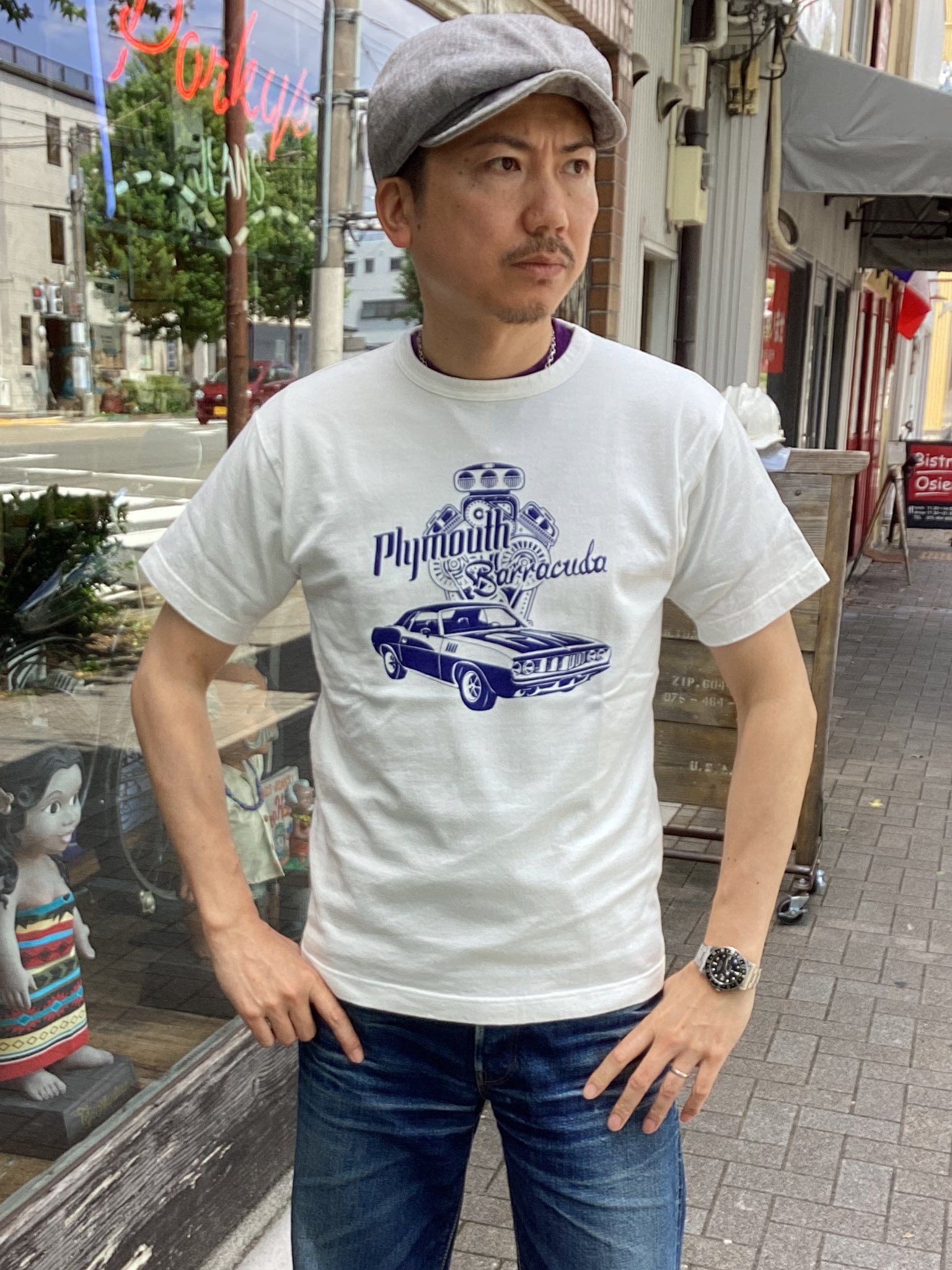 タグ付き✨パークス 60ローン トラベル柄 丸襟チビポケッブ ラウス 肩タックフリルネックグレーカットソー（3L-4L-5L相当