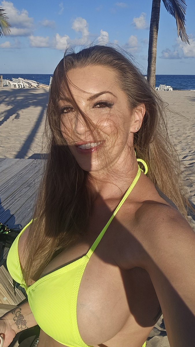 I made it!  I can't wait to share my beach shoot with you!