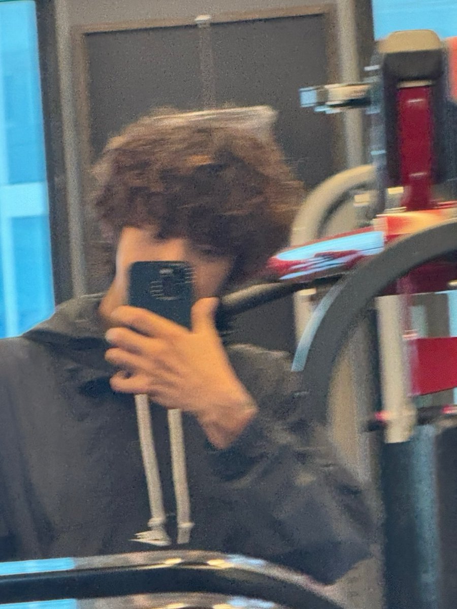 250617 CHANYEOL 🍒💭

"Arrived to workout~"

#찬열버블