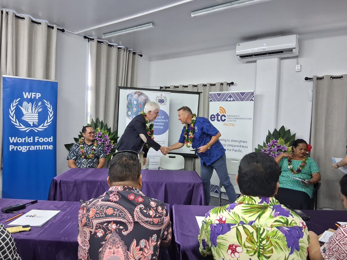 🚨 Strong start in Apia, #Samoa!

Grateful to Samoa's MCIT &amp; 🇫🇷 Amb. Lemoine for launching the #WFP-led Pacific ETC Emergency Telecoms Training. 📡

We're training responders in lifesaving radio &amp; satellite comms to boost disaster readiness.

Fa'afetai lava &amp; merci beaucoup! 💪