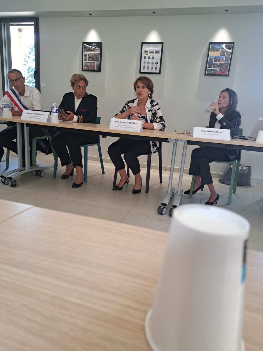 FDSEAVendee's tweet image. 🚜 En Vendée, avec les @JAVendee et la Chambre d’agriculture ont rencontré @AnnieGenevard @Agri_Gouv
🗣️ IAHP, AUP, captages, bio, loi Duplomb : des dossiers clés pour nos agris.
💪 Des échanges francs pour défendre une agriculture vendéenne forte.