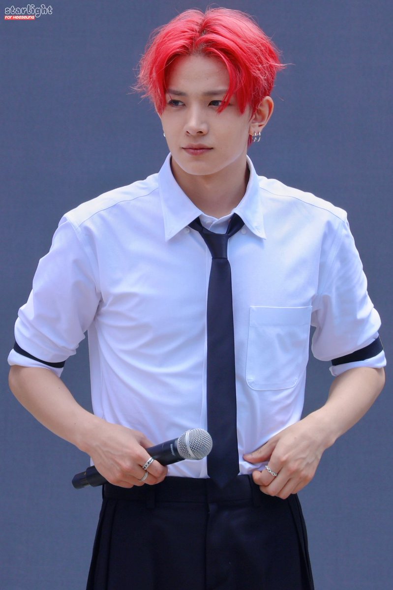 starlight.1015 tweet media