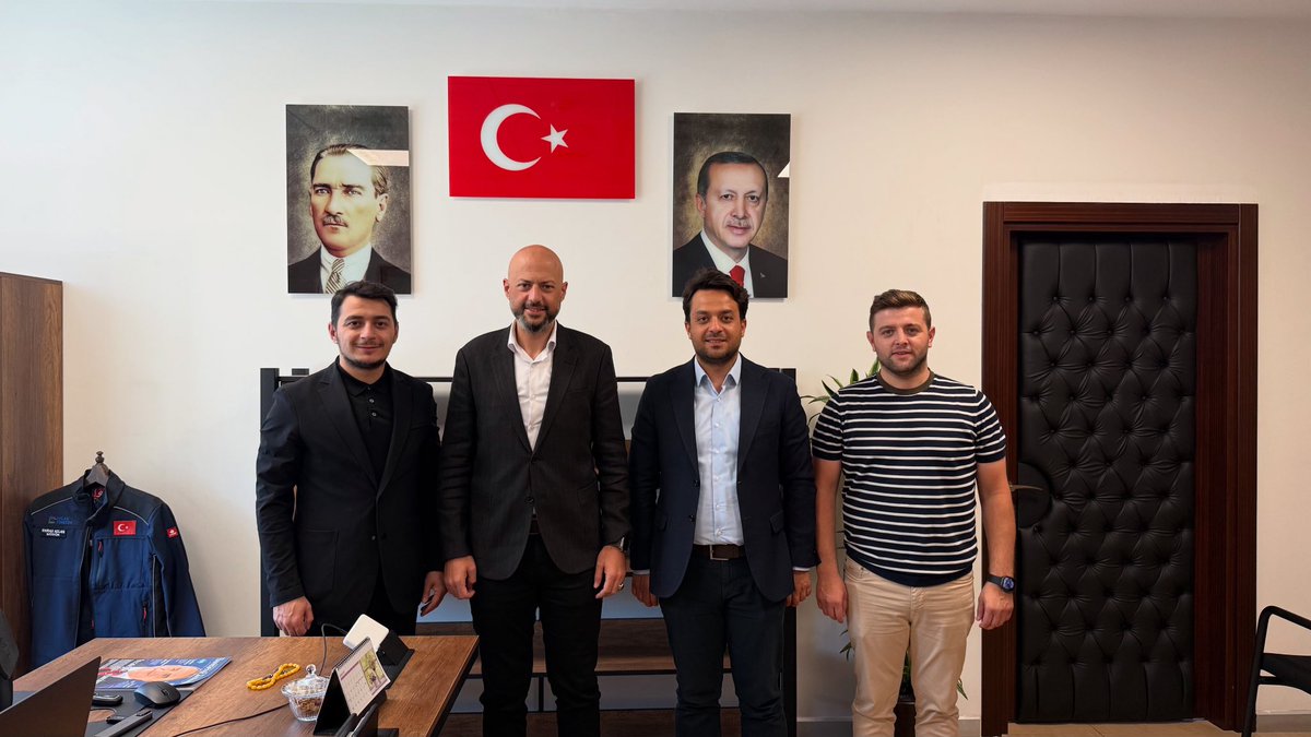 SEMİH KENBER (@semih_kenber) on Twitter photo Emlak Yönetim A.Ş. Özel Kalem Müdürü kıymetli ağabeyim @emrahasln ı, çalışma ofisinde ziyaret ettik.
Değerli ağabeyime nazik misafirperverliğinden dolayı teşekkür ediyorum.
<a href="/avgeyikli/">Yemliha GEYİKLİ</a> <a href="/yunusgnrr/">Yunus Güner</a> Emlak Yönetim A.Ş. Özel Kalem Müdürü kıymetli ağabeyim @emrahasln ı, çalışma ofisinde ziyaret ettik.
Değerli ağabeyime nazik misafirperverliğinden dolayı teşekkür ediyorum.
<a href="/avgeyikli/">Yemliha GEYİKLİ</a> <a href="/yunusgnrr/">Yunus Güner</a>
