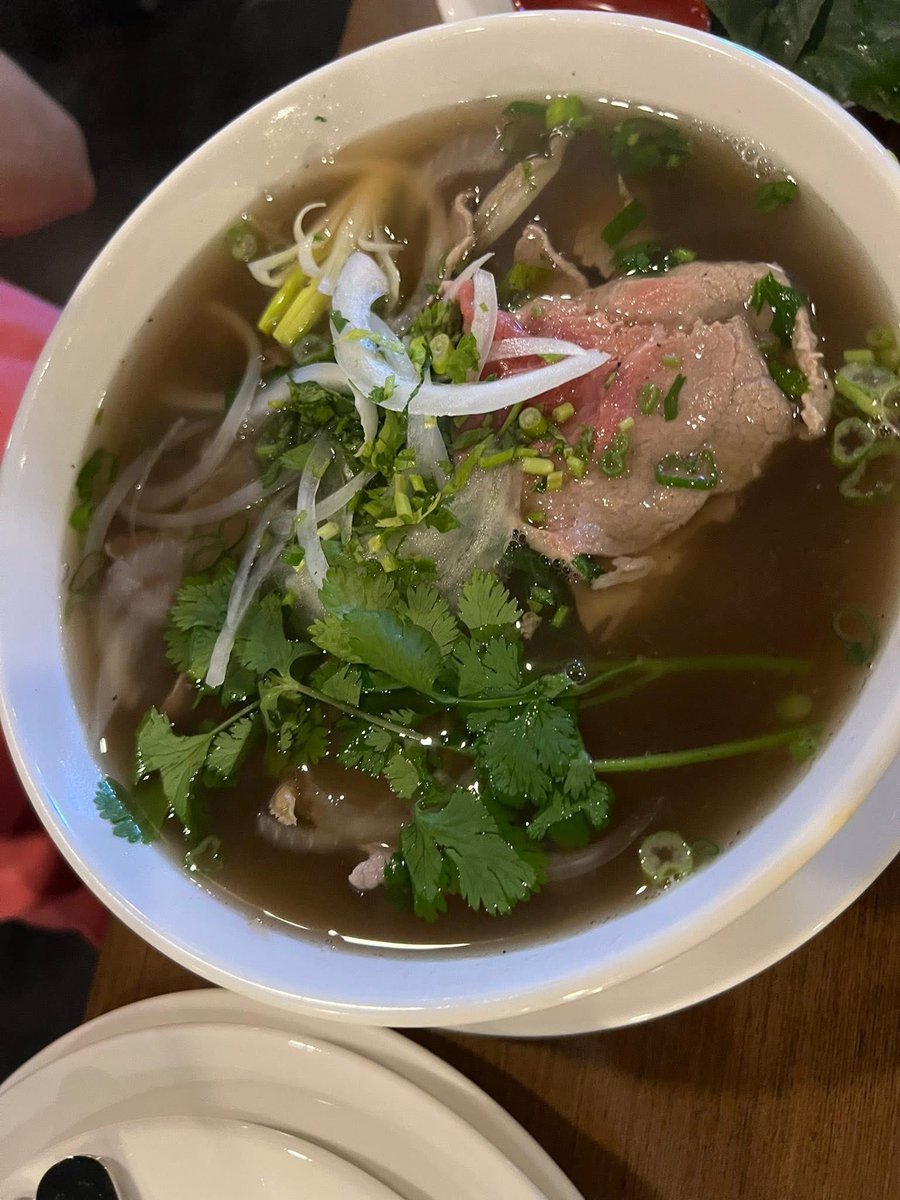 Looking for a new restaurant obsession? You’ve found it! Veranda Kitchen &amp; Bar offers generous portions, tasty fresh cuisine, friendly service, a beautiful atmosphere, &amp; great happy hour specials!  Stop by for lunch or dinner! 

📍2864 N University Dr

📸 Photos by: Justine N.