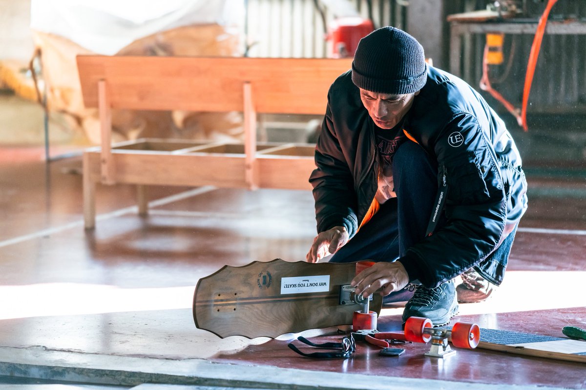 災害材も古材も、買い取り、再生。
ストリートカルチャーに溶け込むディスプレイ用スケートボードで、
木材の循環をデザインする。
ヴィンテージなのにフレッシュ。

mash-room.com

#mashroom
#古材
#災害材
#循環
#災害支援