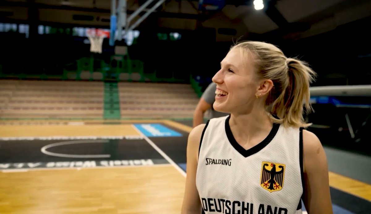 FISU's tweet image. Following the two Eurosport x FISU Athlete Portraits for the FISU World University Games Winter, itโs time to unveil the first inspiring story of resilience on the road to Rhine-Ruhr 2025 FISU World University Games! โจ
Meet Lilly Sellak, a wheelchair basketball player whose lifeโฆ