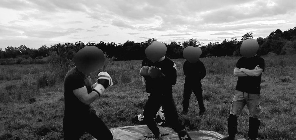 ClannEireannIE's tweet image. Local members of Clann Éireann’s SN were active over the weekend, camping overnight in Ulster.
During the day members put up their tents and took part in kickboxing and boxing sparring as well as jiu-jitsu rolling.
As evening set, a campfire was created and the lads settled down…