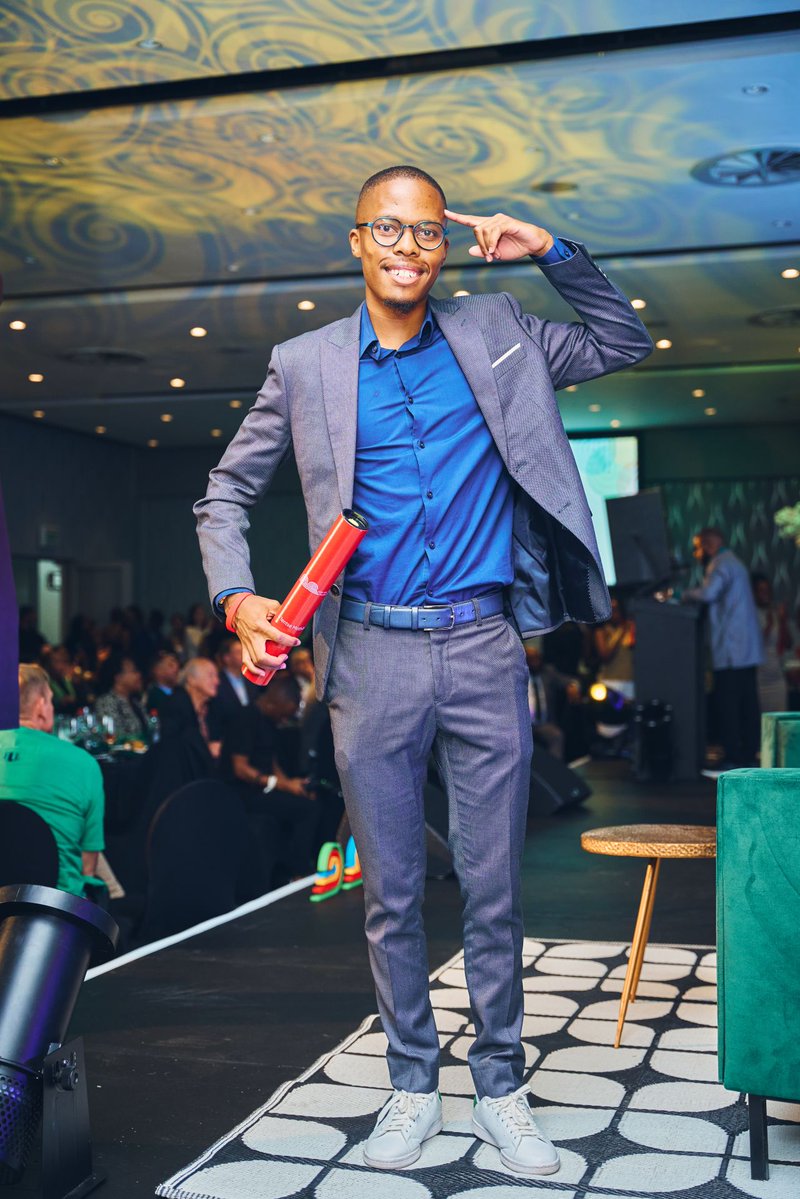 UPLawFaculty's tweet photo. #ProudlyUP: Congrats to O’fentse Mothibe, UP LLM candidate, on being named an Allan Gray Orbis Foundation Fellow!

His journey, from initial rejection to being a Fellow, is a powerful story of resilience and commitment to social justice.

More: https://t.co/MJGvJpXe7y

#UPLaw https://t.co/zI66dcVUuZ
