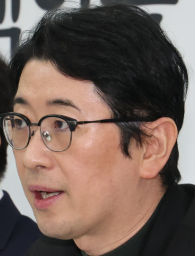 주진우
해운대구 의원
진주출생, 50세
서울대 법대 내란과.
박은정의원 2기 후배.
검찰 19년째 사직.
윤석렬 비서실 법률비서관
재산 약 70여억
현금 약 30여억
부채 약 2.8억
아들재산(20세) 현금 약 7억
이재명 대법 파기자판 주장.
채해병 순직비하 및 특검반대, 
김민석총리에 대한 극악 언행.