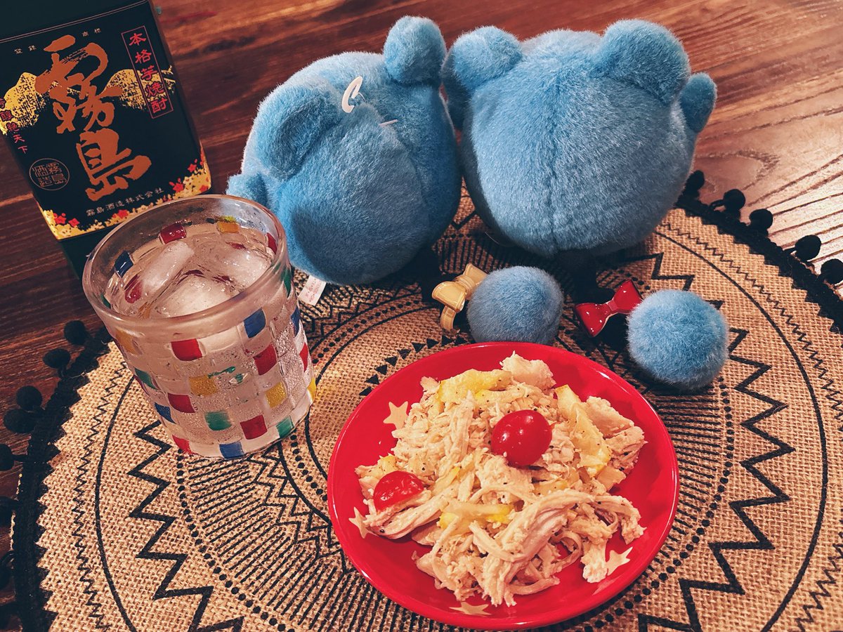 今日むね🍶
生レモン盛りだくさんとトマトのすっっぱ和え
すっぱすぎるためマリル全然いらんて