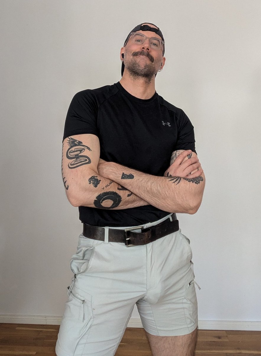 Your friendly local porn cameraman. Hit me up if you're in a certain European capital city starting with 'B' and need someone to film your JFF/OnlyFans sessions. Competitive rates. Very reliable/professional - tho I will suck your dick if you want me to (just saying...).