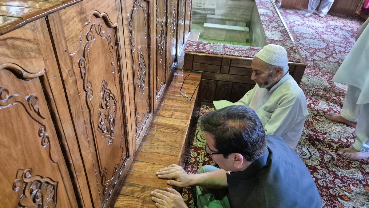 M. Muzaffar Khan. (@muzaffarmohmad) on Twitter photo Chief Spokesperson and MLA Zadibal <a href="/tanvirsadiq/">Tanvir Sadiq</a> pays obeisance at the revered Shrine of Hazrat Khawaja Habibullah Nowshehri Hubbi (RA) in Shahar-e-Khas. Prays for lasting peace and prosperity in J&K, Ladakh. Interacts with devotees on the occasion. Chief Spokesperson and MLA Zadibal <a href="/tanvirsadiq/">Tanvir Sadiq</a> pays obeisance at the revered Shrine of Hazrat Khawaja Habibullah Nowshehri Hubbi (RA) in Shahar-e-Khas. Prays for lasting peace and prosperity in J&K, Ladakh. Interacts with devotees on the occasion.