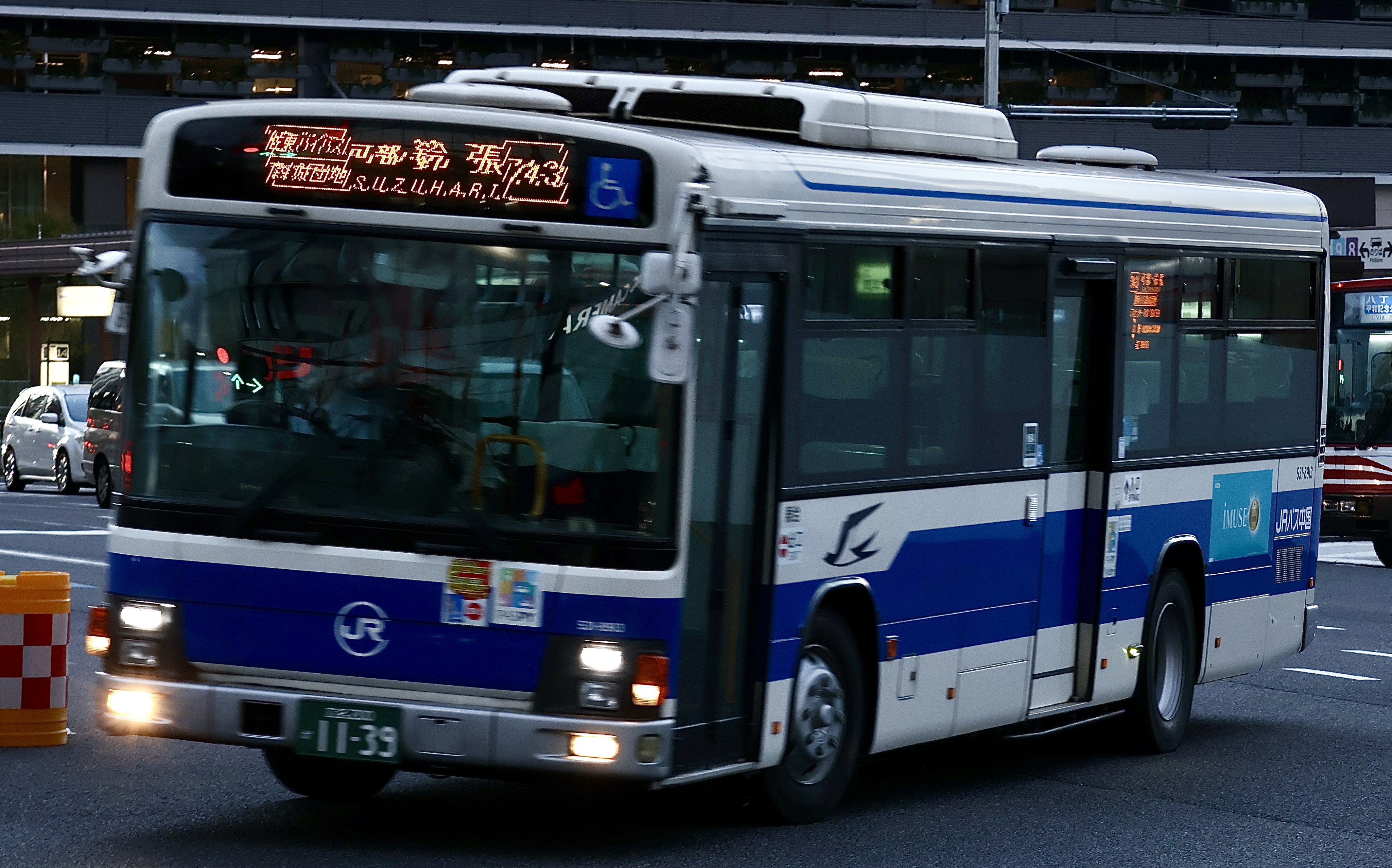 函館バス 日産ディーゼル T4494 （PKG-RA274MAN） | けんま編集