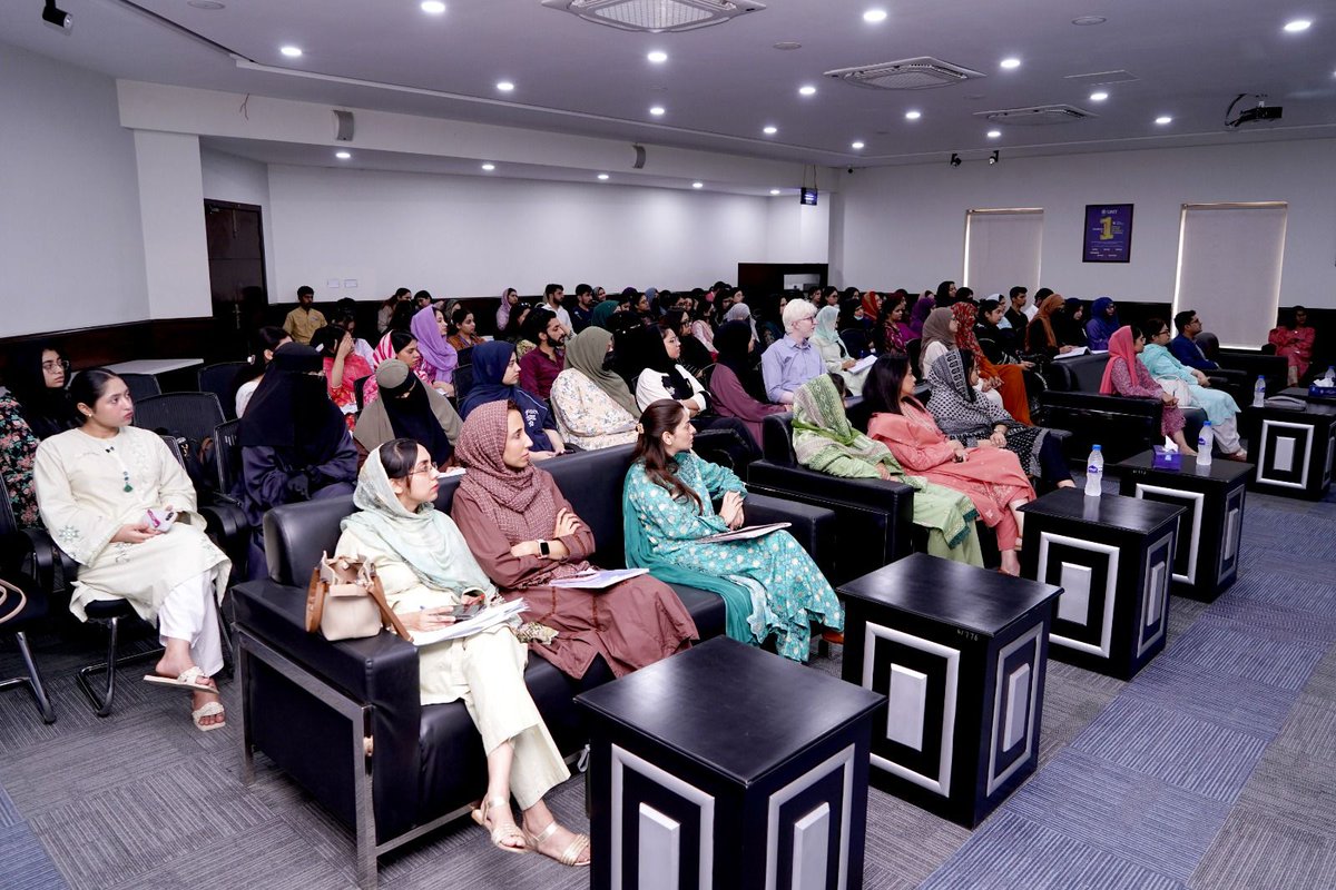 PILL, in collaboration with the Department of Applied Psychology UMT, successfully hosted an enlightening session on the Neurobiological Model of Addiction with esteemed speaker Dr. Mashal Khan.